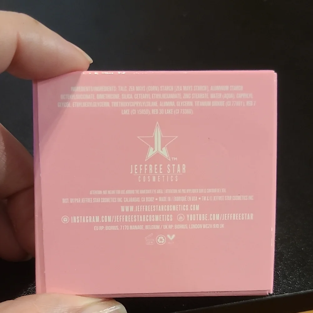 Jeffree Star Scene Queen Pink and Red Eyeshadow